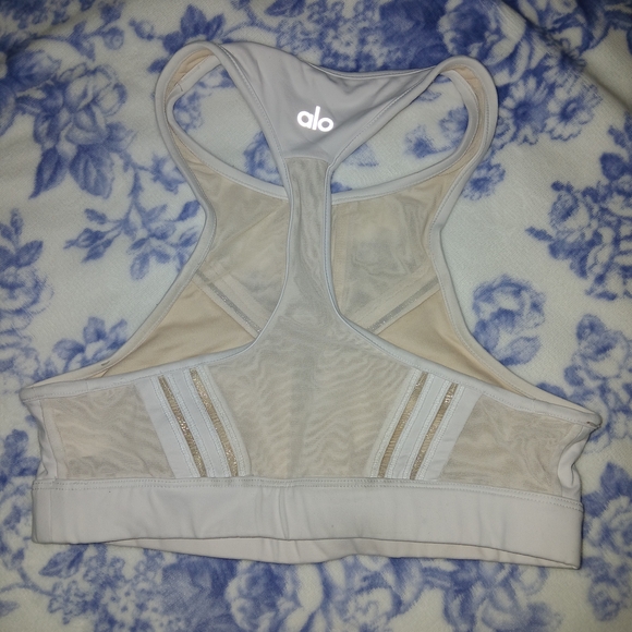 ALO Yoga White Mesh Detail Sports Bra - Picture 2 of 3